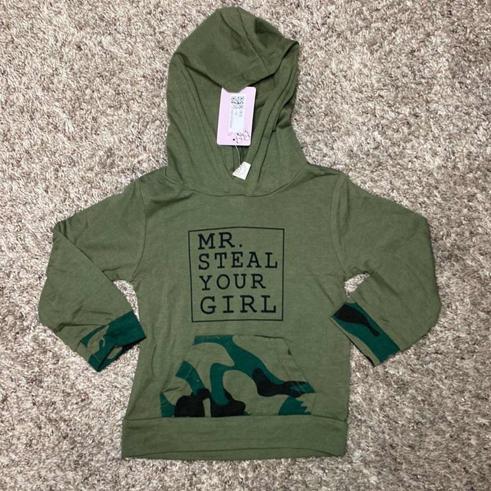 Boys hooded camo top size 100(3T)